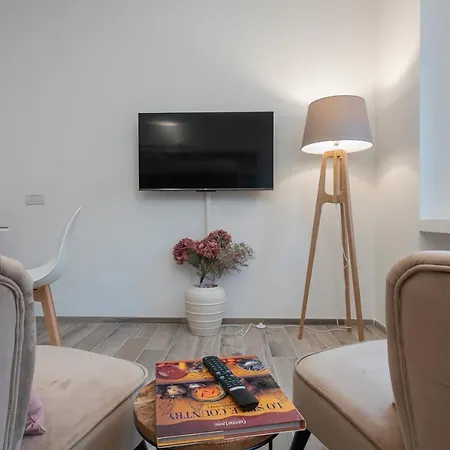 Campania - Ristrutturato Nuovo Vicino M4 Apartament Mediolan