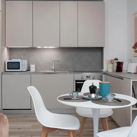 Apartament Campania - Ristrutturato Nuovo Vicino M4 *